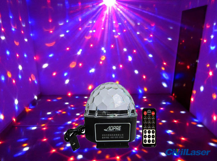 إضاءة LED رخيصة Disco Crystal Ball small projector for home party مع جهاز التحكم عن بعد
